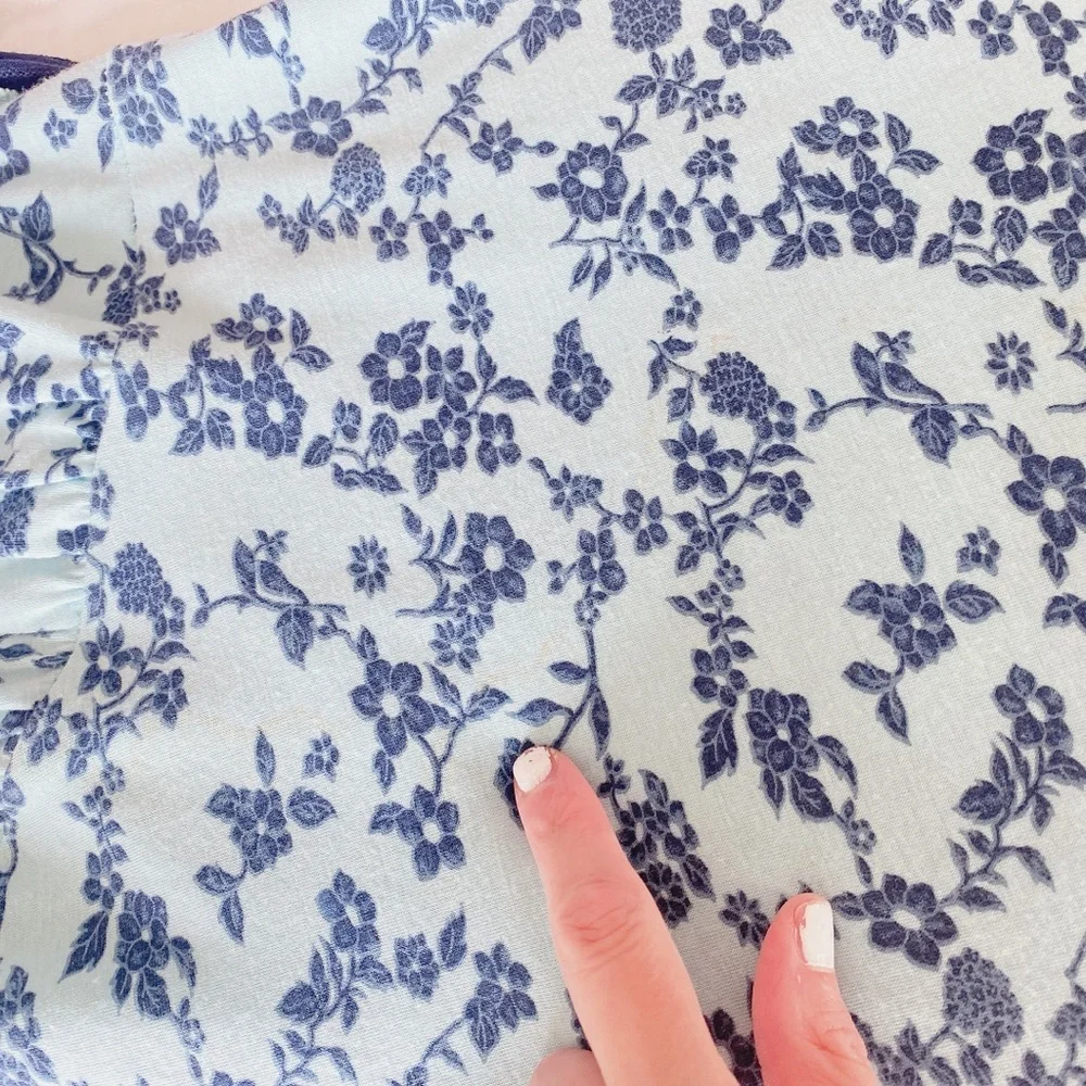 SOLD FLORAL Ruffle Blouse size L - Picture 9 of 16